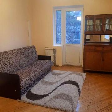 Метро "Голосіївська" пішки! Окрема квартира в приватному секторі