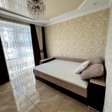 Олега Антонова вул. (Карла Маркса), 13б