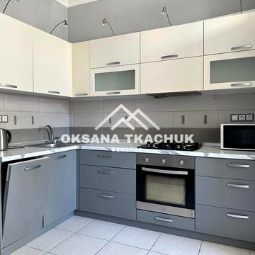 Євгена Коновальця вул. (Щорса), 7-9