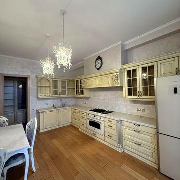 Сдам двухкомнатную квартиру на Довженко Дома Каркашадзе