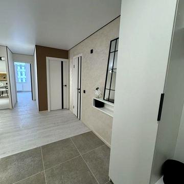 Оренда 2-х кімнатна квартира з великою кухнею вітальнею