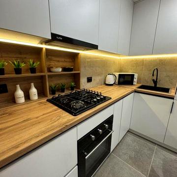 Оренда 2-х кімнатна квартира з великою кухнею вітальнею