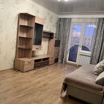 Академіка Сахарова вул., 44