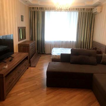 Оренда просторої однокімнатної квартири Харьківське шосе 150/15