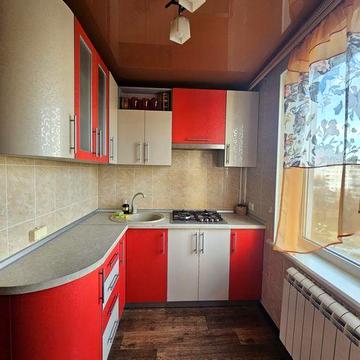 Сдам 3х ком квартиру Зубенко 25 м.Студенченская.L