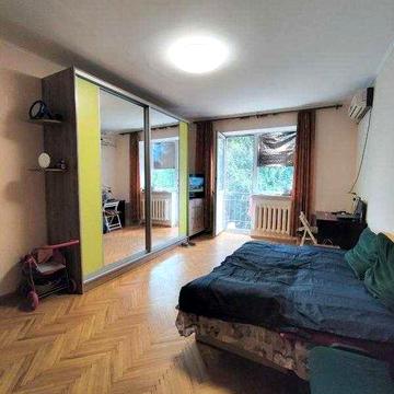 Продам 3-кімнатну квартиру з гаражем Французький бульвар/ Кіностудія