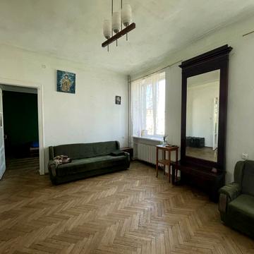 Івана Мазепи вул. (Січневого Повстання), 4/6