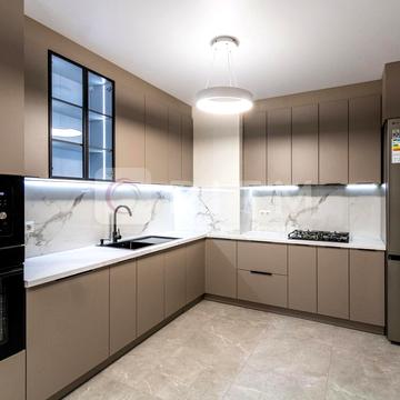 Юліана Пелеша вул., 4