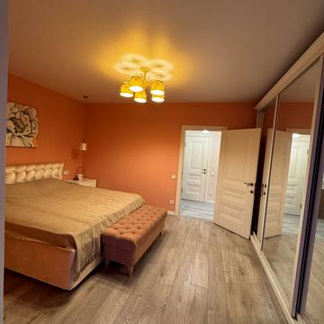 Володимира Антоновича вул. (Свердлова), 36