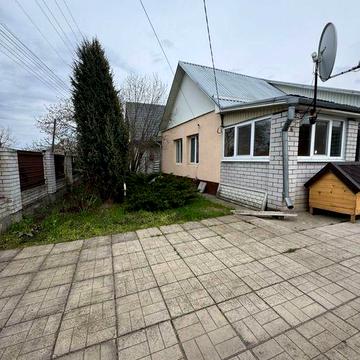 Продам будинок у місті.