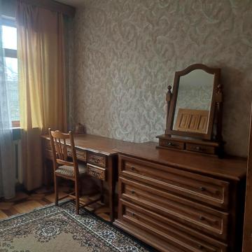 Любомира Гузара просп. (Космонавта Комарова), 8