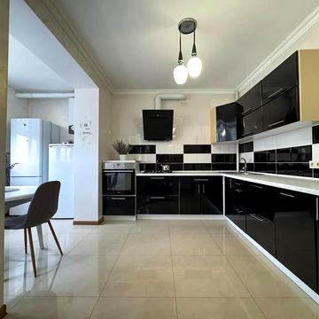 Олександра Довженка вул., 61