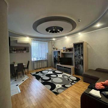 Квартира трикімнатна автономка