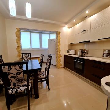 Здолбунівська вул., 13