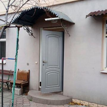 Вільна вул.