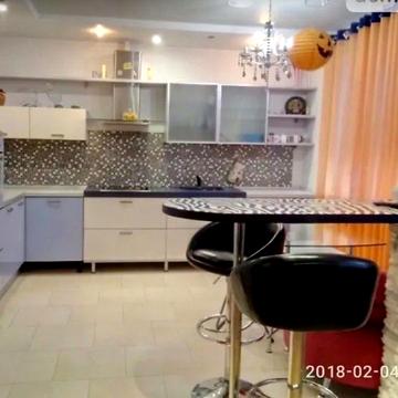 Анни Ахматової вул., 13-Д