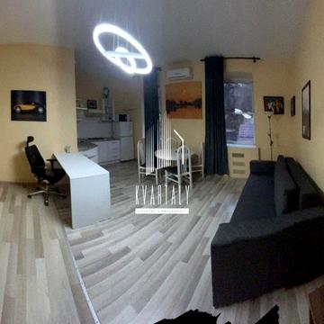 Хрещатик вул., 13