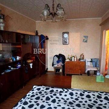 Продам 2к кв біля озера на вул Червоної калини 3 ( Маяковського)