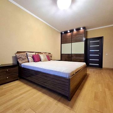 Чоколівський бульв., 42-А