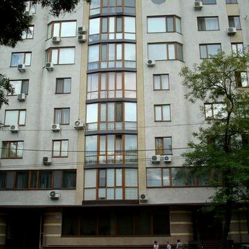 Новосельського вул., 15