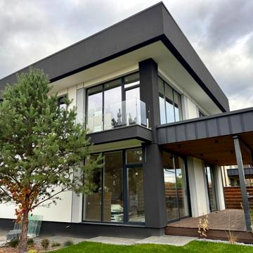 Квітнева вул.