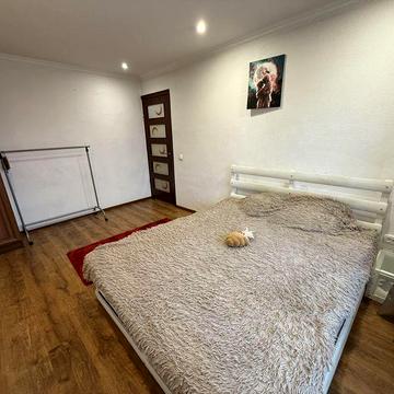 ВІЛЬНА! 2-кімПРОСПЕКТ-НебесноїСотні(ТЦ ФОРМАРКЕТ)можливо з тваринкою!