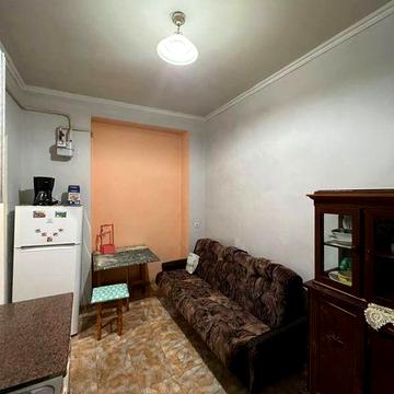 Продається 2 кімнатна квартира в  Центрі