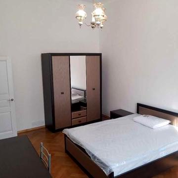 Оренда 2 кімнатної квартири вул. Леонтовича