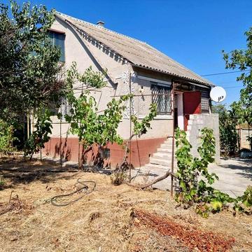 Продам капитальный дом с видом на озеро