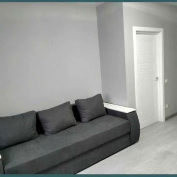 Домобудівельна вул., 11