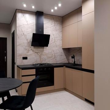 Клубна вул., 10