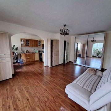 Продається 3 х кімнатна квартира