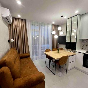 Здається в оренду 1 кімнатна квартира з кухнею студією в центрі міста!