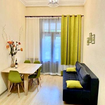 Аренда двухкомнатной квартиры в центре города.