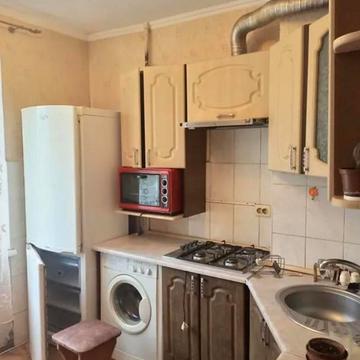 Академіка Заболотного вул., 38