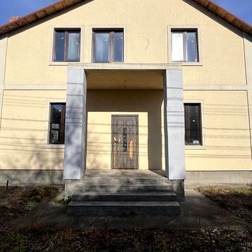 Виноградна вул., 2