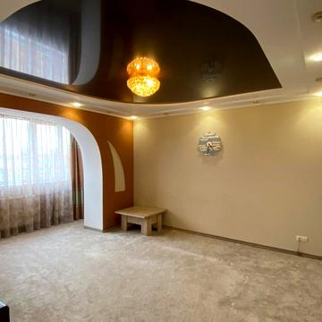 Героїв Крут вул. (Червоних Курсантів), 1