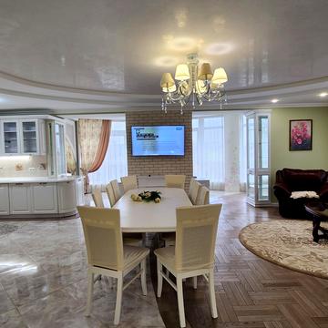 Слобідська вул., 13