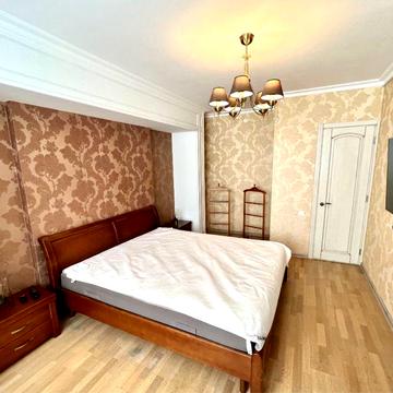 Оренда 1-ком  квартира вул Дмитрівська 75