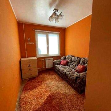 Продам 2к кв Новые дома Метро дворец спорта.  2й\9