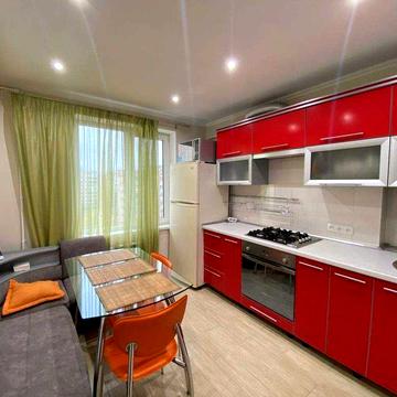 Трёхкомнатная квартира с ремонтом по ул. В. Великого (Мелешкина)