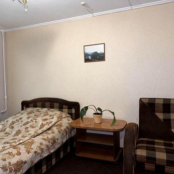 Дорогожичі/Почайна, Київ, вул. Петропавлівська 14, Куренівка