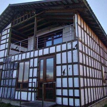 Великий будинок 250 м2 з ділянкою