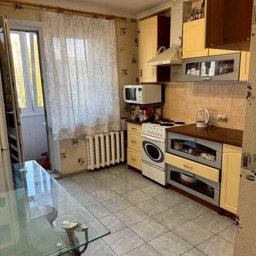 Здається 2-х кімнатна квартира на ж/м Перемога-5 ! Вільна с 15.11.25