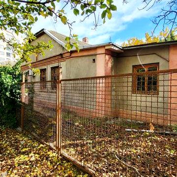 Продаётся дом с участком на ул. Костанди угол Королёва