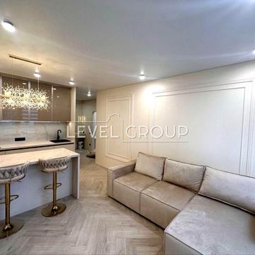 Дніпровська набережна вул., 15-Ж