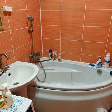 Продам 2х комнатную 20.000 $ Центр Сталинка