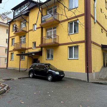 Простора 2к кв 81 м2 з ремонтом. Центральна частина Ірпеня.