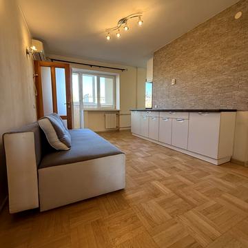 Пасічна вул., 74