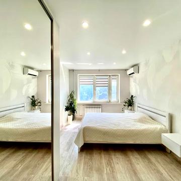 Леся Курбаса просп., 9